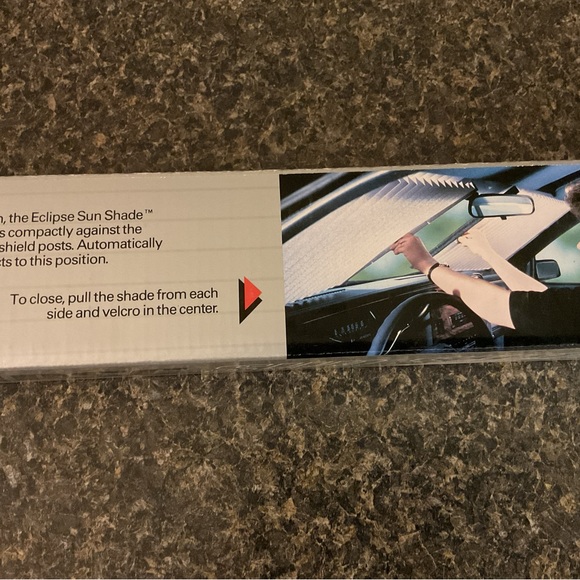 Car Sunshade 22”H retractable accordion NEW - Picture 3 of 4